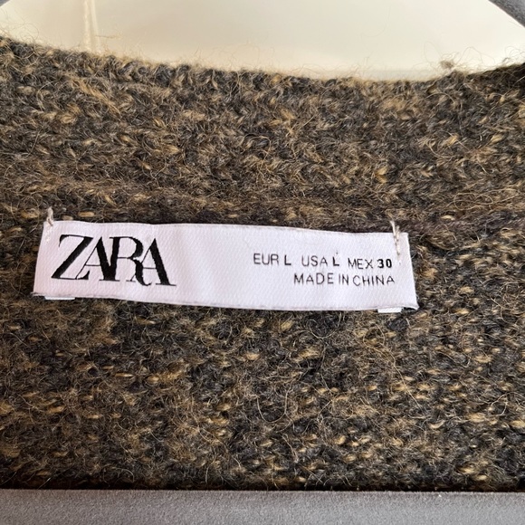 Zara V-Neck Button Cardigan Large - Picture 2 of 8